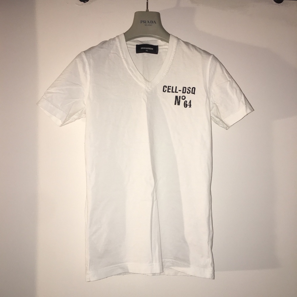 Dsquared2 men’s t shirt . Size Xs . White color